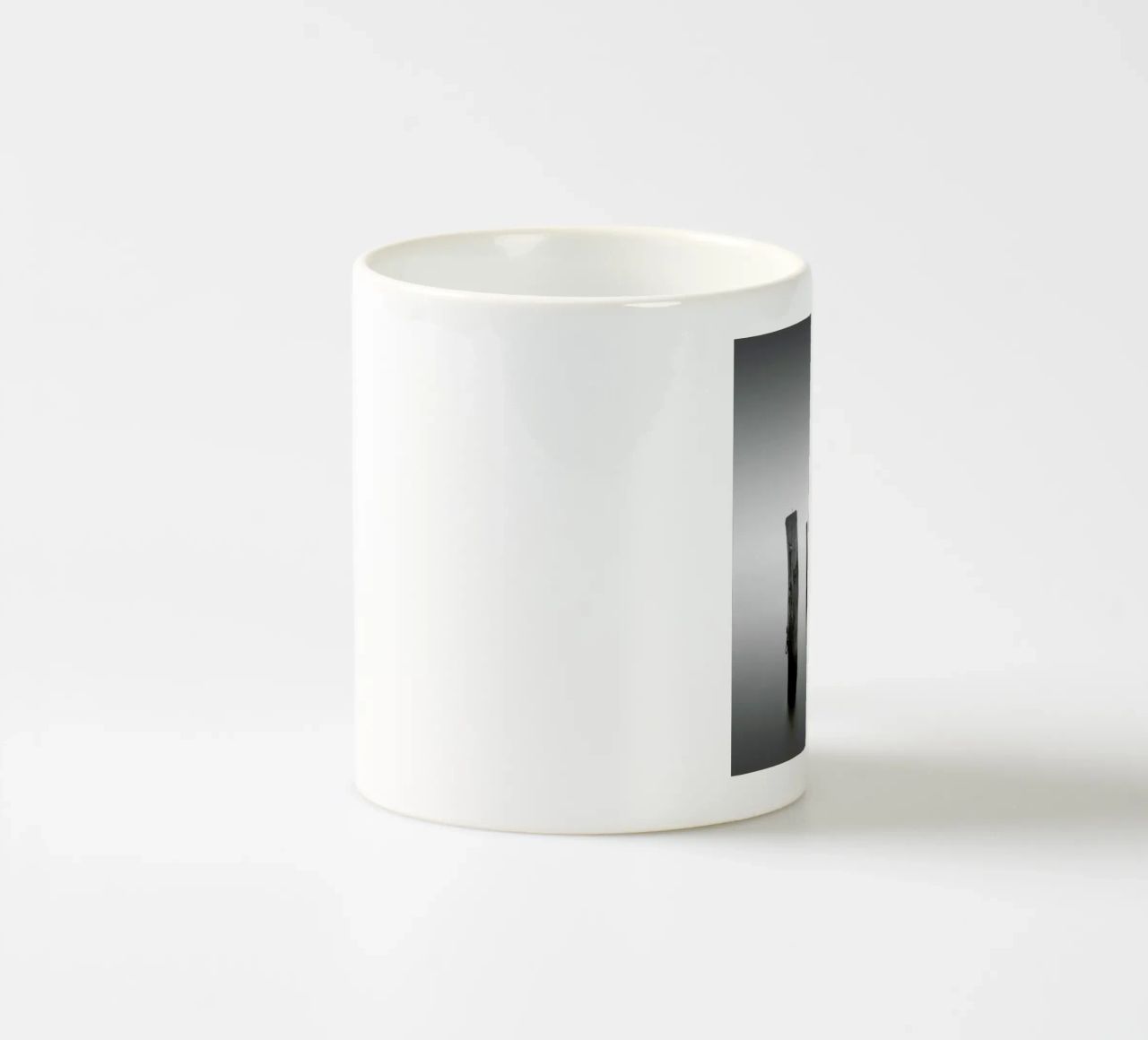 Nebbia Posta tazza in ceramica da Michael J. Reibert