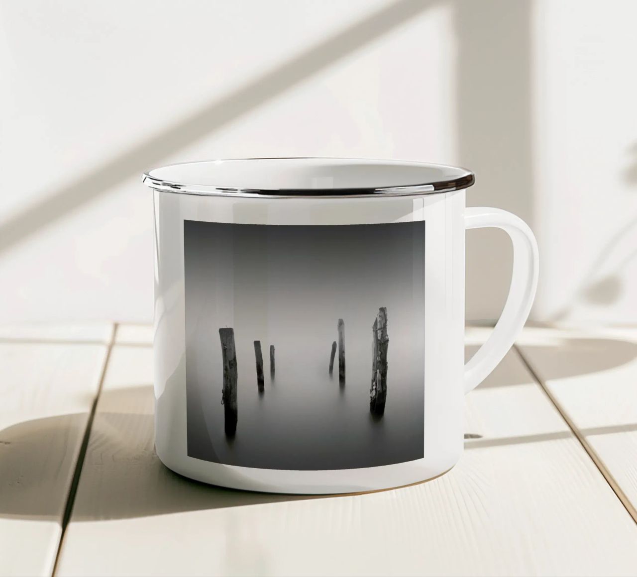 Nebbia Posta tazza in smalto da Michael J. Reibert
