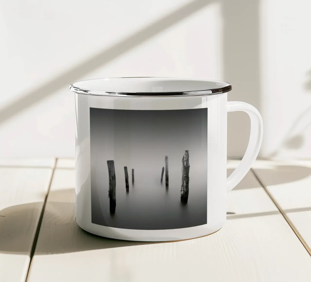 Nebbia Posta Emaille Tasse von Michael J. Reibert