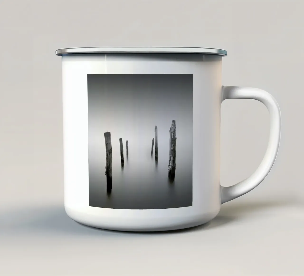 Nebbia Posta Emaille Tasse von Michael J. Reibert