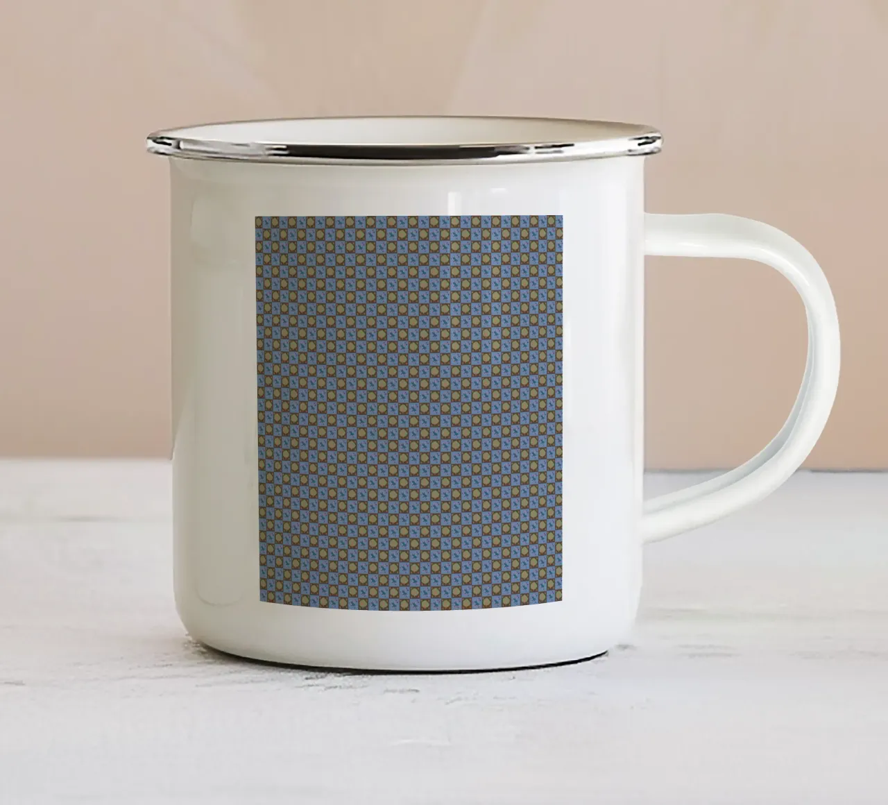 Motivo botanico a scacchiera senza cuciture tazza in smalto da Little Dean