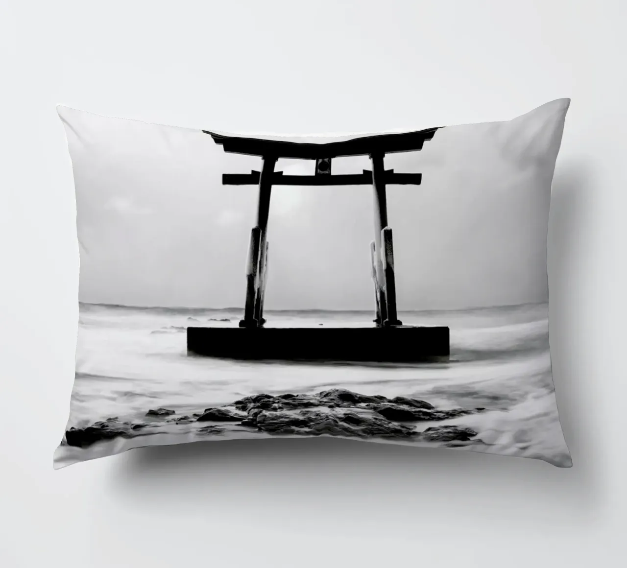 Torii Study 4 cuscino da Michael J. Reibert