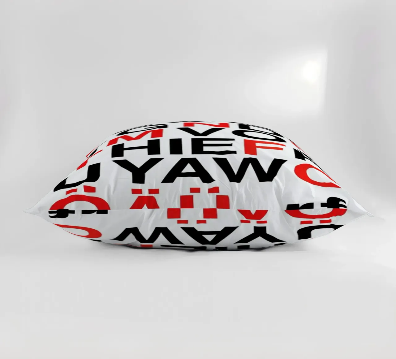 Alphabet Neon Red And Black cuscino da Rosi Feist