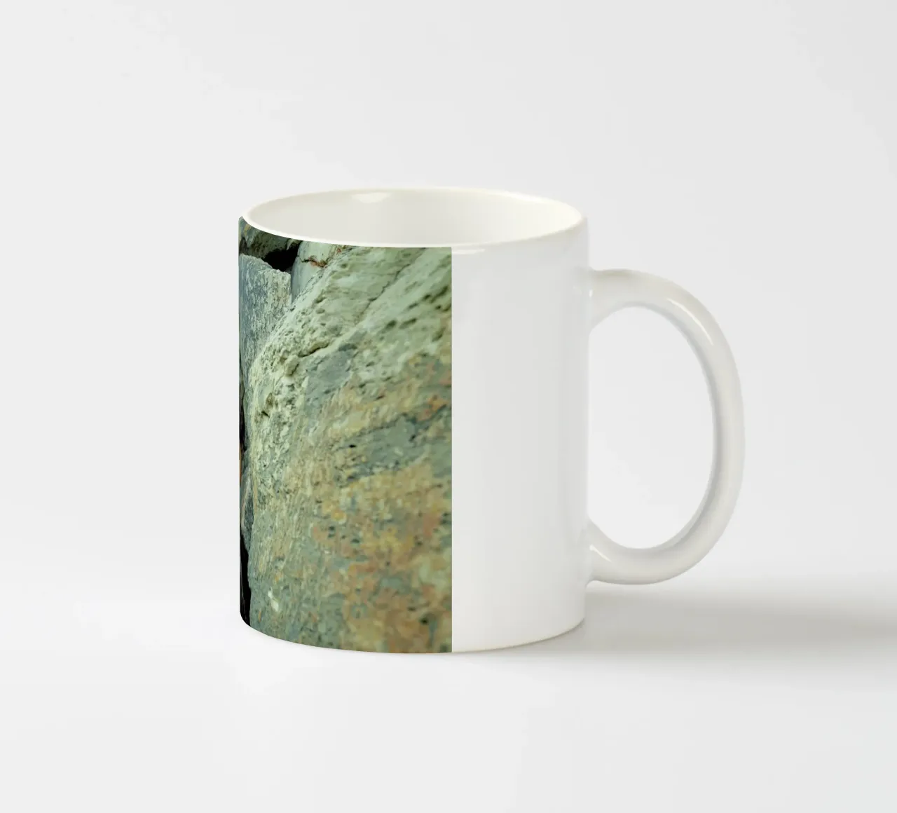 Awareness tazza in ceramica da Matevž Kosterov