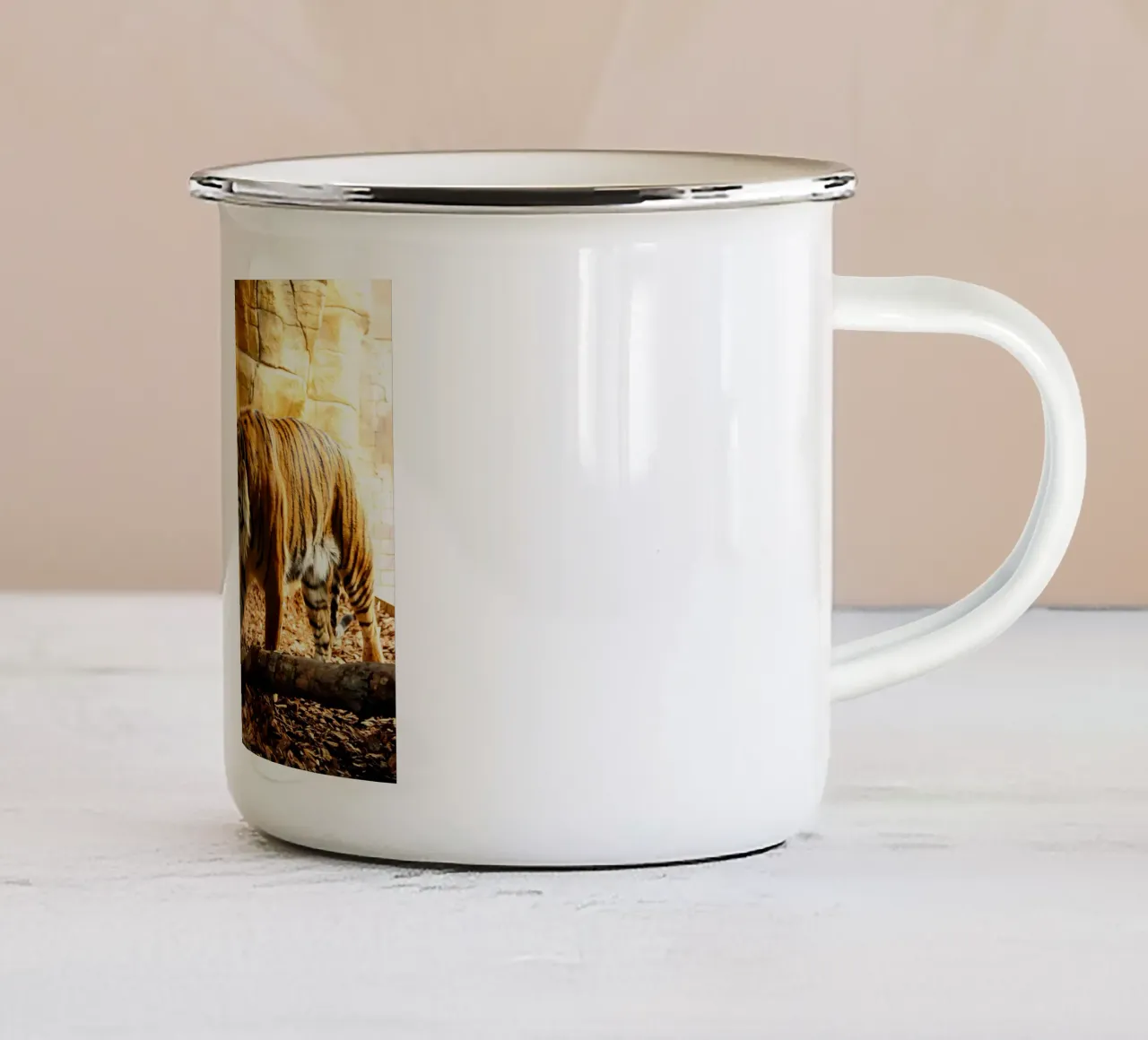 Tierposter 133 Emaille Tasse von Korrie Lane