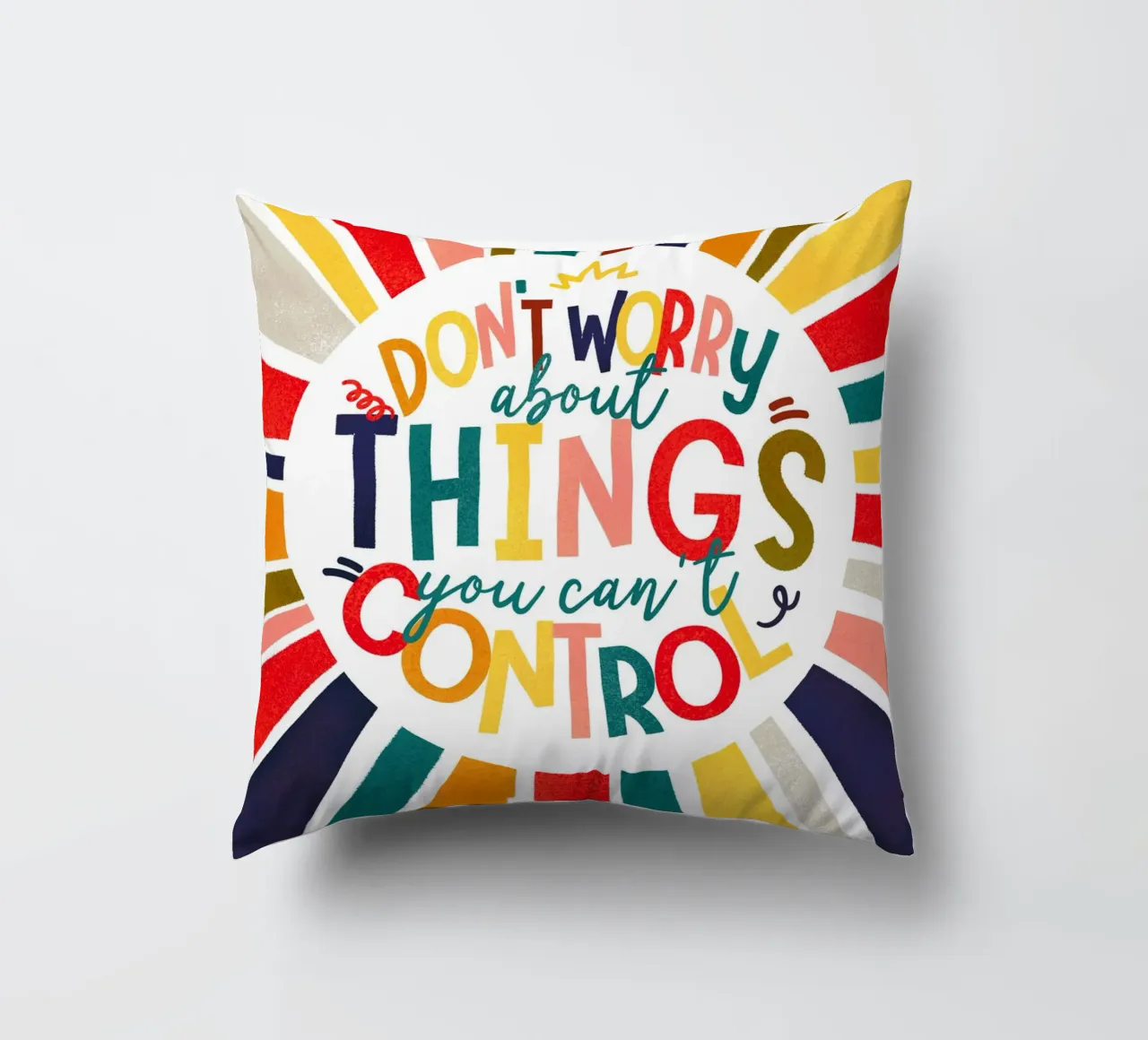 "Don't Worry" Motivational Quote Art Print - Colorful Rays cuscino da showmemars