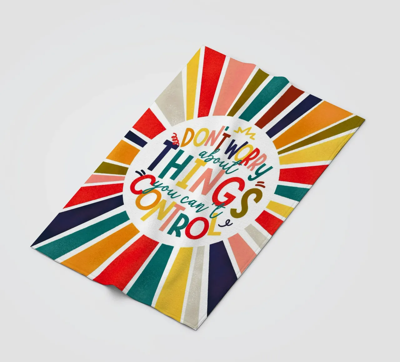 "Don't Worry" Motivational Quote Art Print - Colorful Rays coperta in pile da showmemars