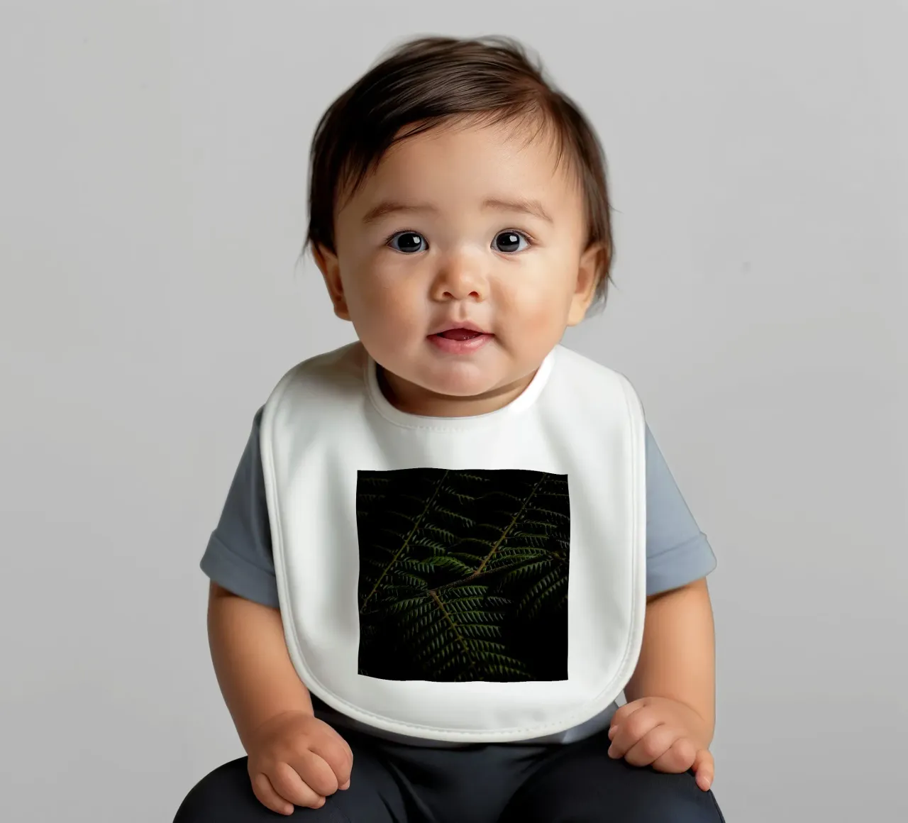 Fern 3 baby bib by Nur Mut