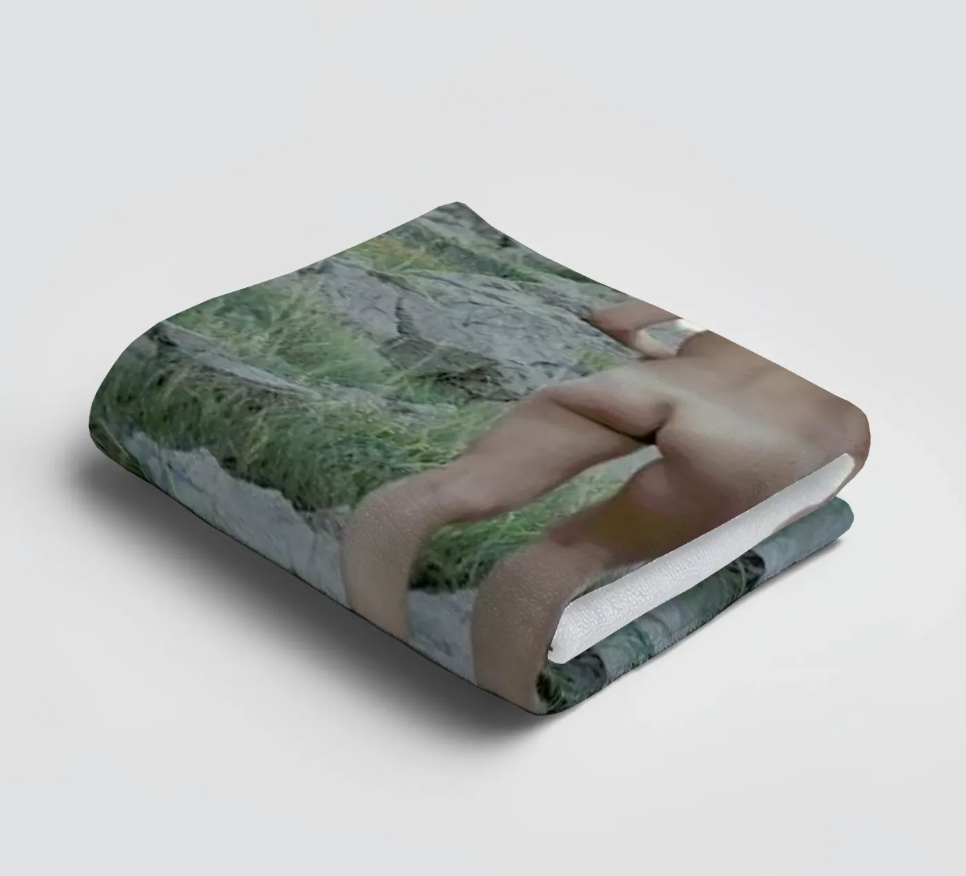 Consonance towel by Matevž Kosterov