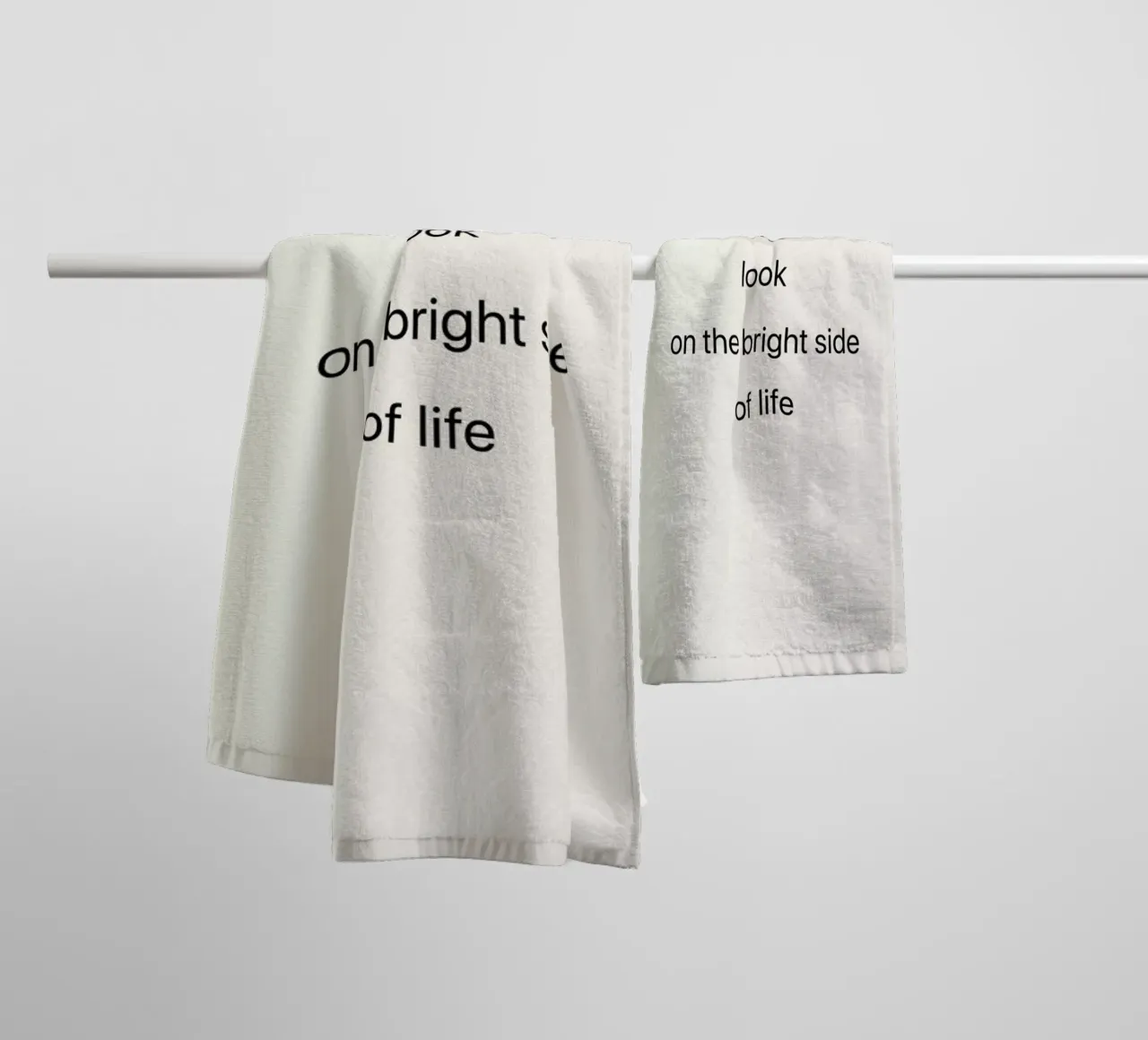 Always Look on the Bright Side asciugamano da bagno da Studio One