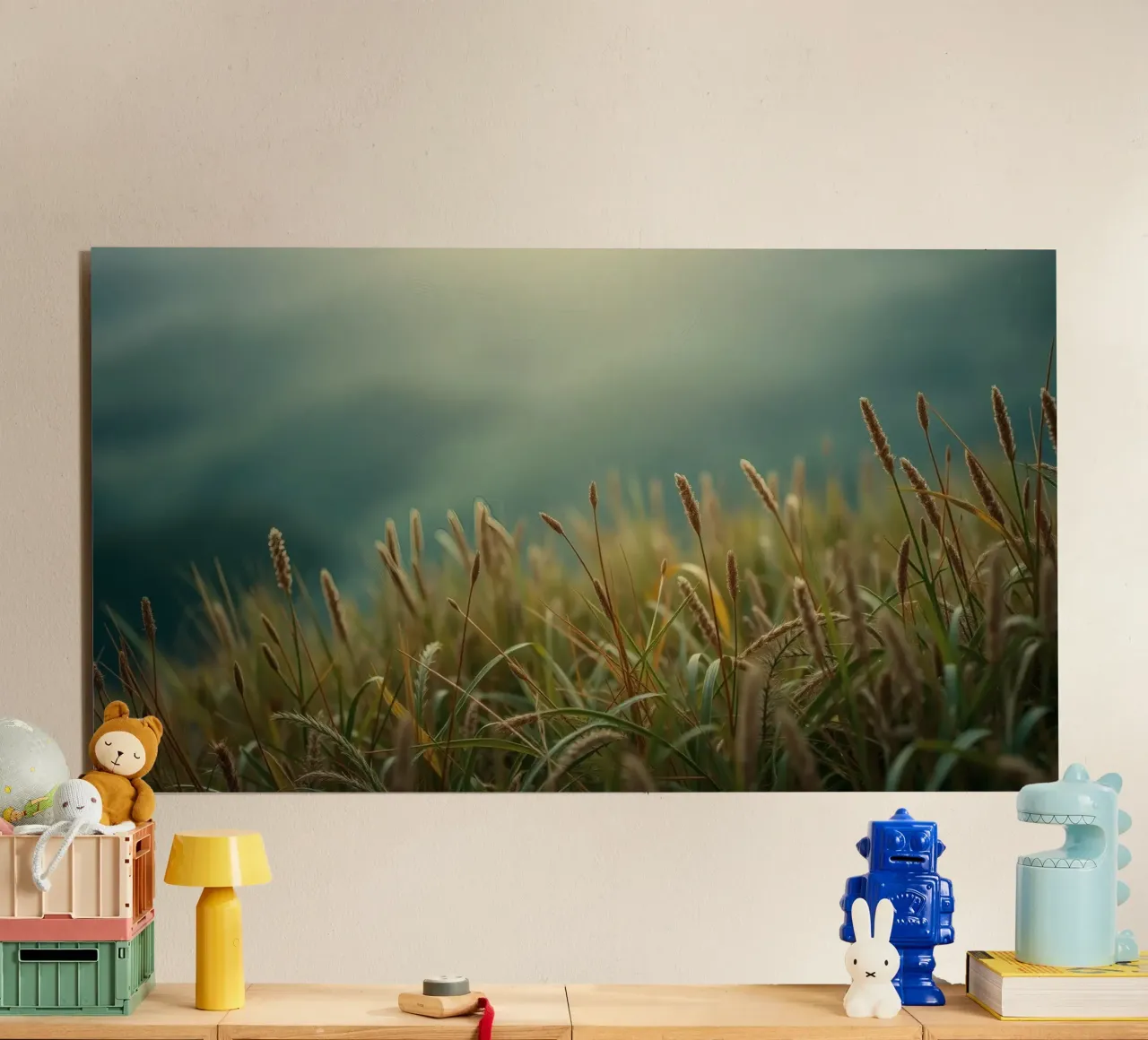 L'herbe dorée se balance doucement dans la brise sur le flanc d'une colline alu dibond de DesignDoodle