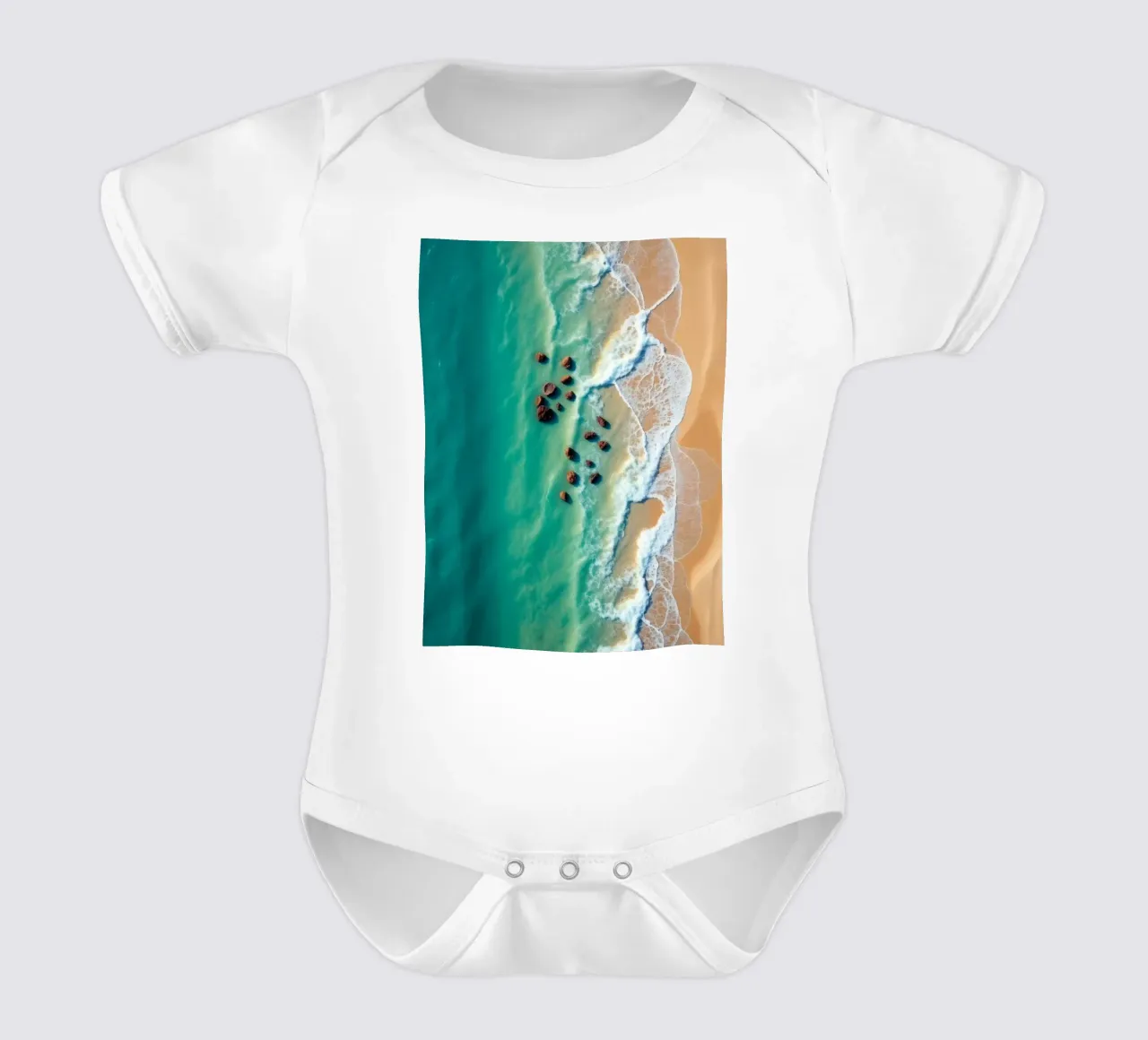Splendido litorale con acqua limpida e turchese, spiaggia sabbiosa body neonato maniche corte da DesignDoodle