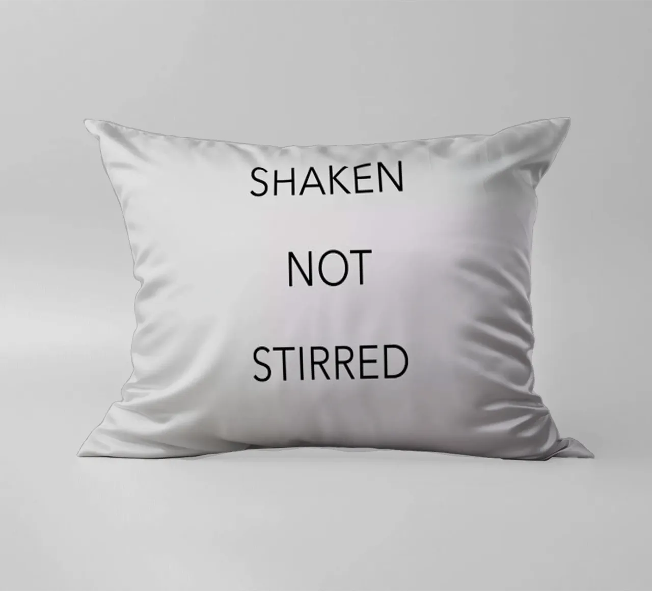 Shaken Not Stirred cuscino da Studio One
