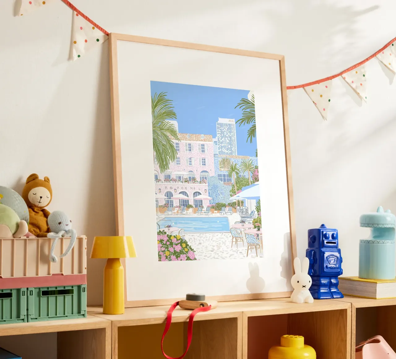 Póster de viajes, Impresión de viajes de lujo, Impresión de verano junto a la piscina poster con marco de aluminio de Gaia