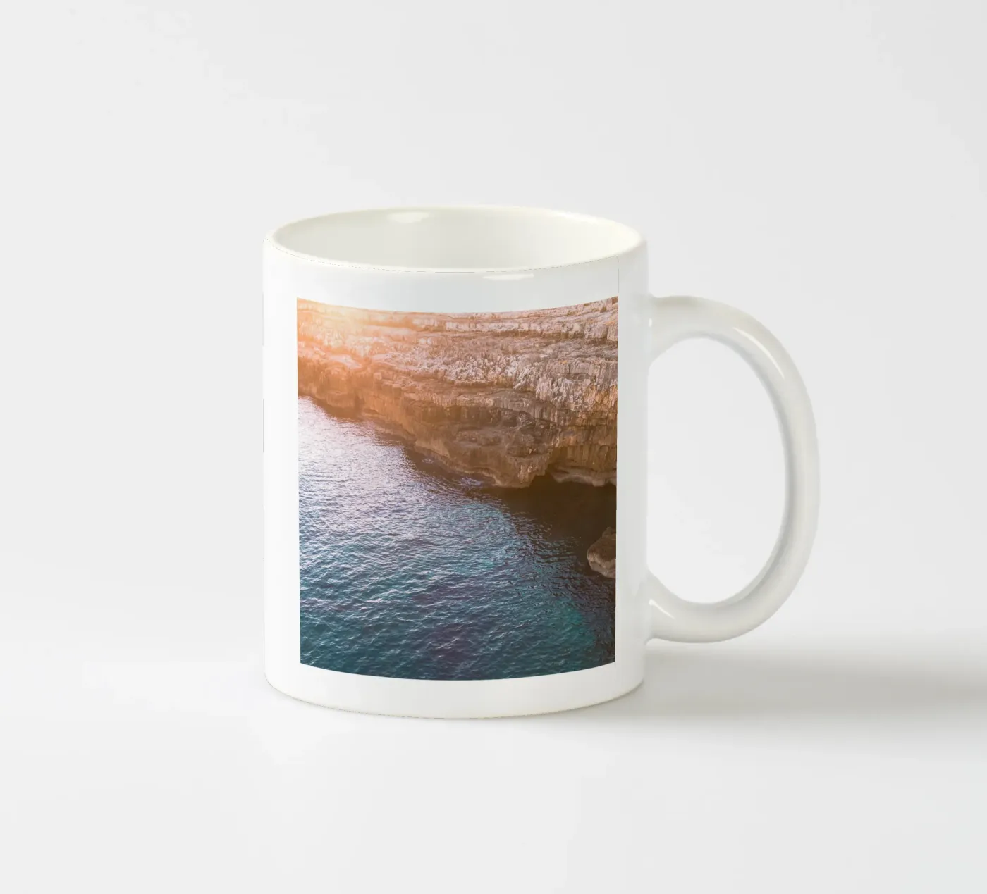 cliffs Keramik Tasse von lookingforstardust
