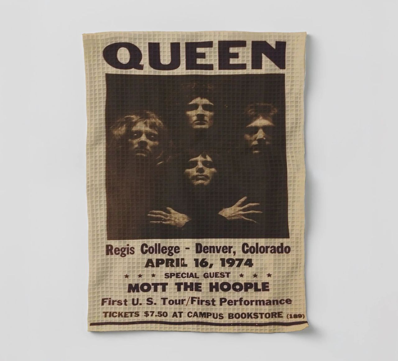 Vintage Queen Concert Poster 1974 Denver torchon de SoundStudio