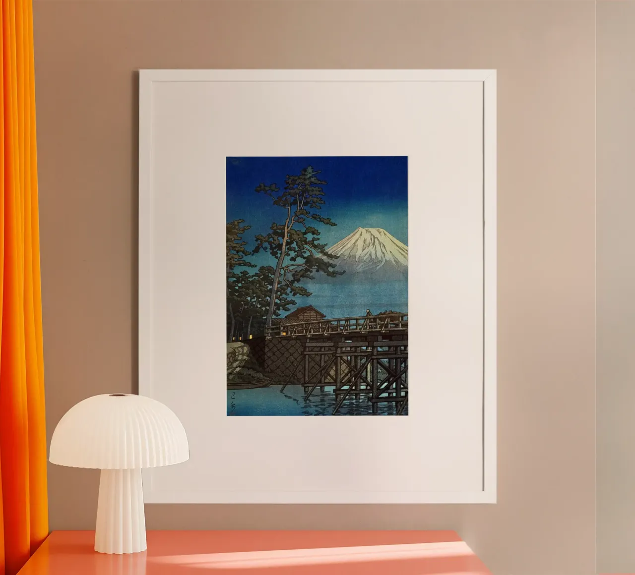 Ukiyo-e: Il monte Fuji al chiaro di luna, ponte Kawaibashi, Hasui poster con telaio in alluminio da Aesthetic Muse