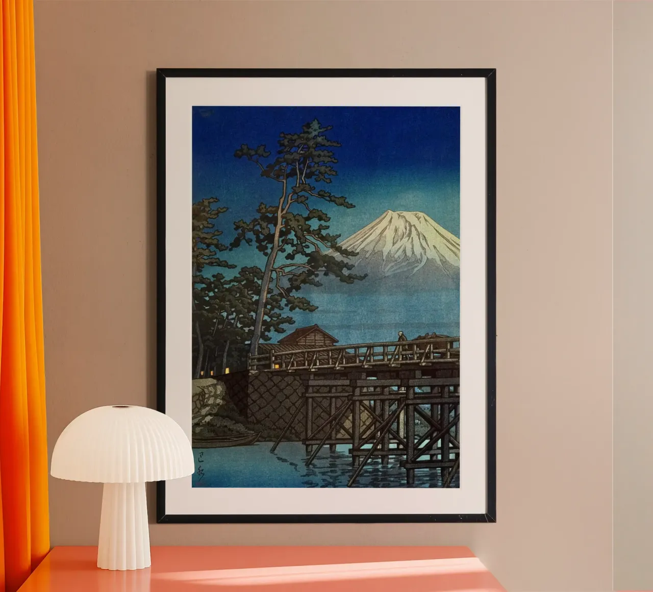 Ukiyo-e: Il monte Fuji al chiaro di luna, ponte Kawaibashi, Hasui poster con telaio in alluminio da Aesthetic Muse