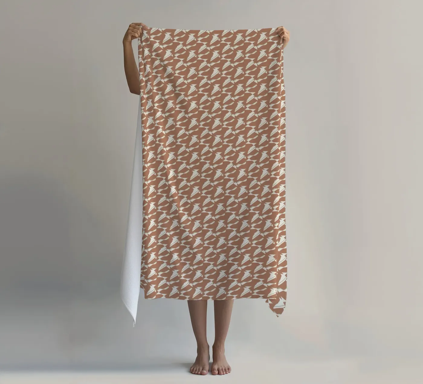 Pattern mocha Strandtuch von Little Dean