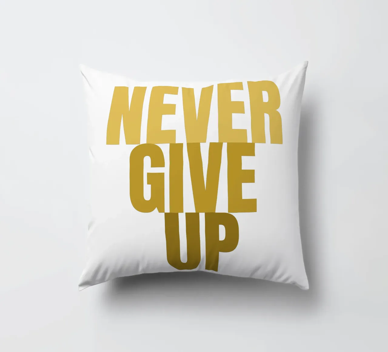 NEVER GIVE UP cuscino da Happy 😃 Art 🎨 by Christine Schnoell