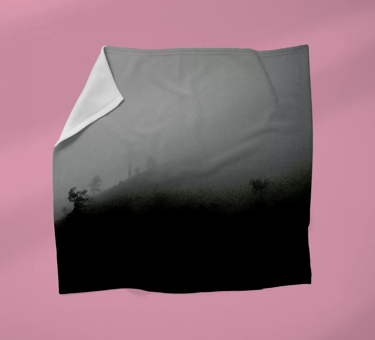 Myst Trees coperta in pile da Chris Abatzis