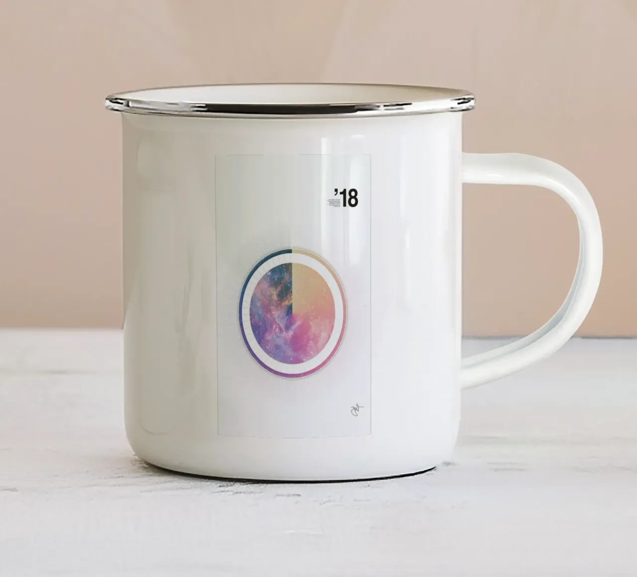 Astronomical Calendar 2018 tazza in smalto da Jonas Wyssen