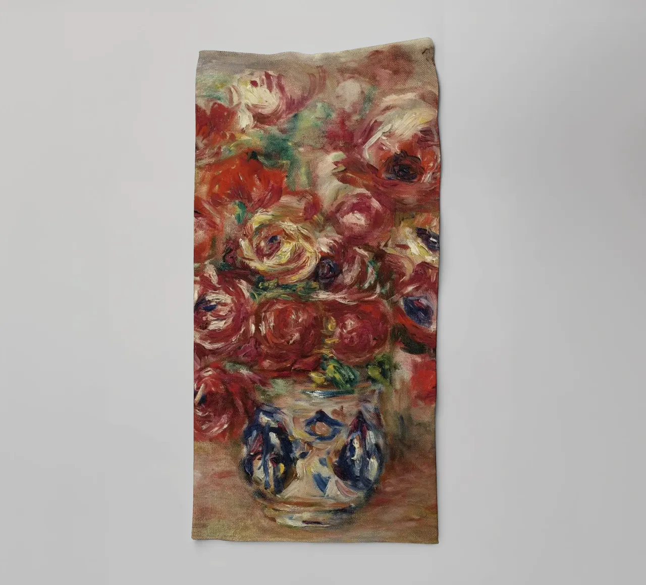Pierre-Auguste Renoir - Fiori in un vaso asciugamano da bagno da Timeless Artworks