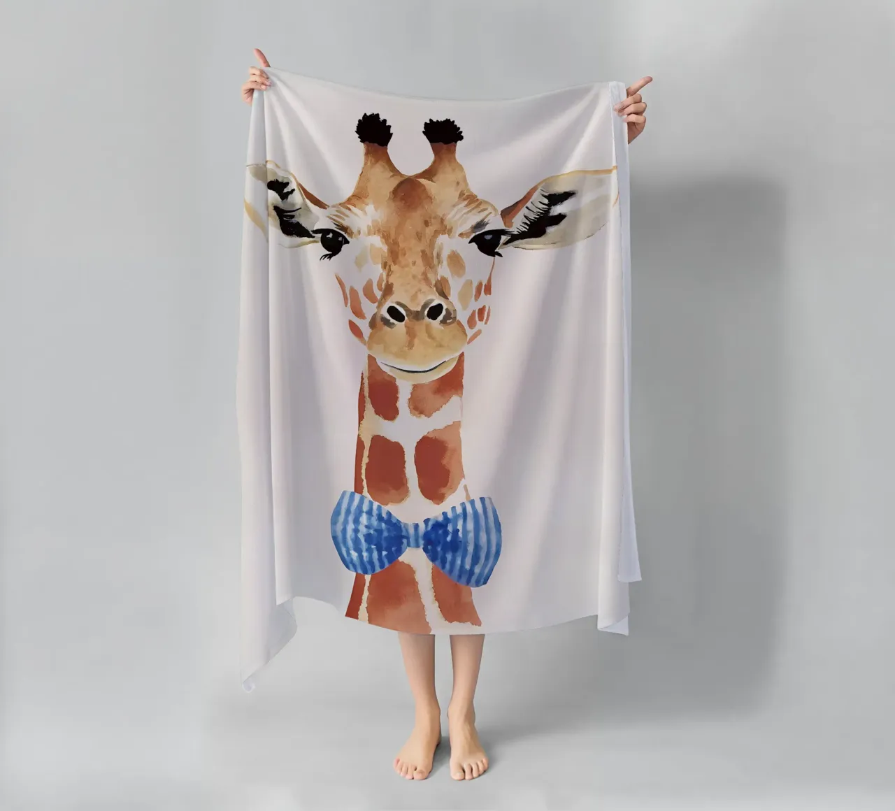 Giraffa gentile con fiocco telo mare da KidzStudio