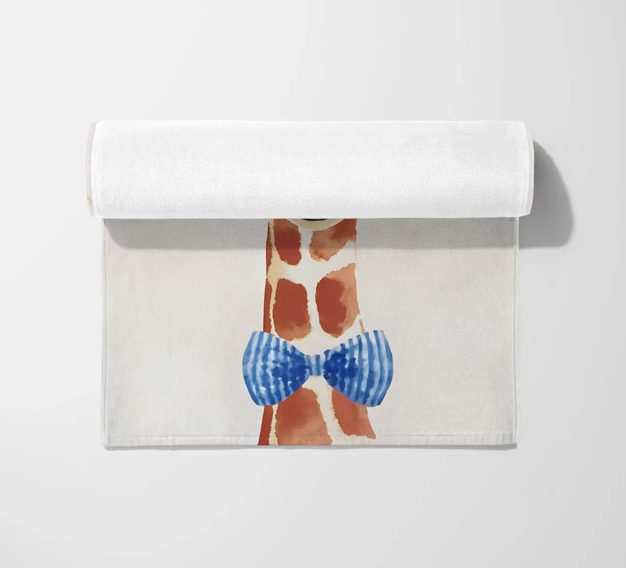Giraffa gentile con fiocco telo mare da KidzStudio