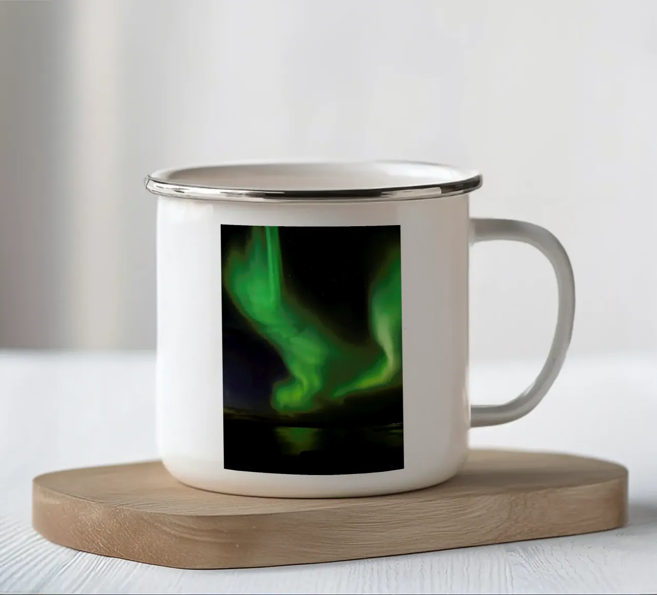 The Northern Lights 08 tazza in smalto da Nur Mut