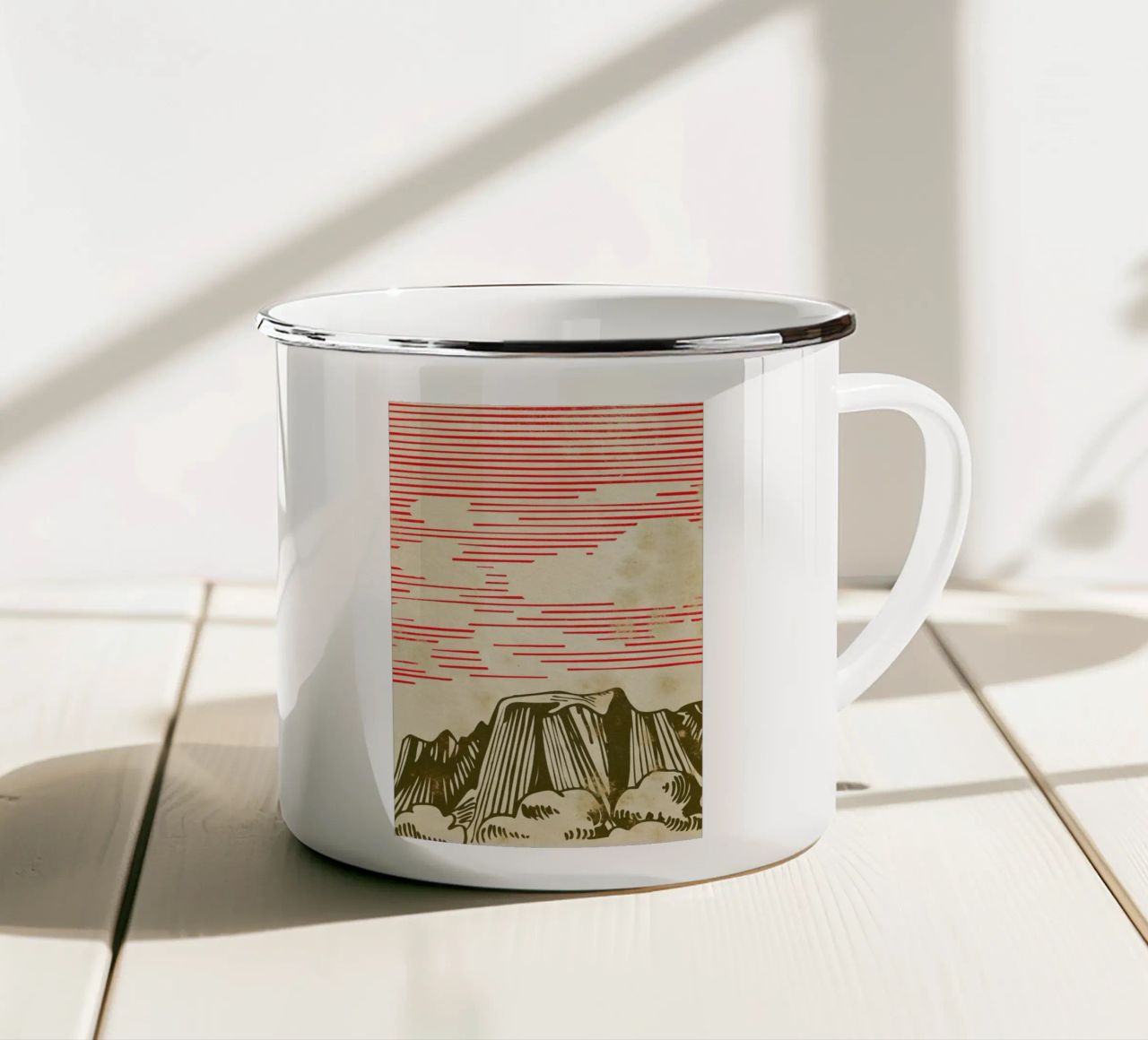 Karpathian Mountains tazza in smalto da Róbert Farkas