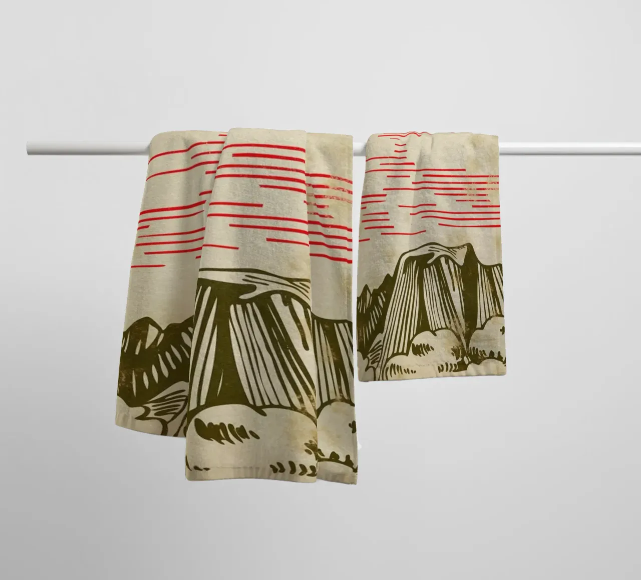 Karpathian Mountains asciugamano da bagno da Róbert Farkas