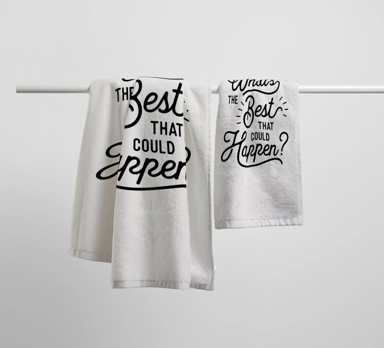 What's The Best That Could Happen Optimistic Zitat in Schwarz Handtuch von THE MOTIVATED TYPE