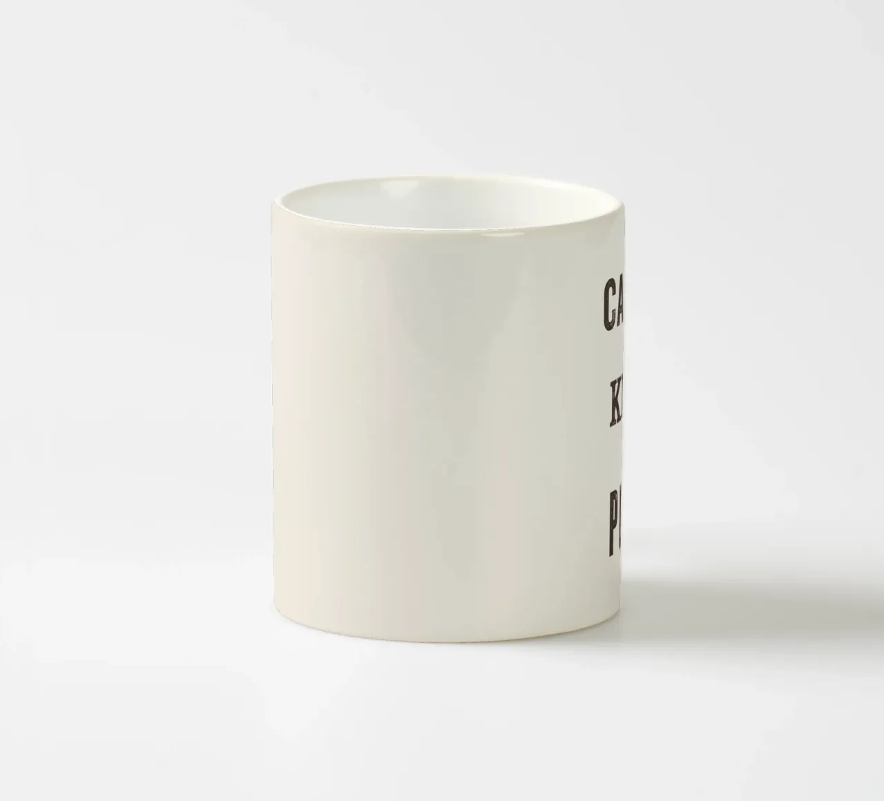 Caffeina e gentilezza per favore Stampa letteraria stravagante tazza in ceramica da THE MOTIVATED TYPE