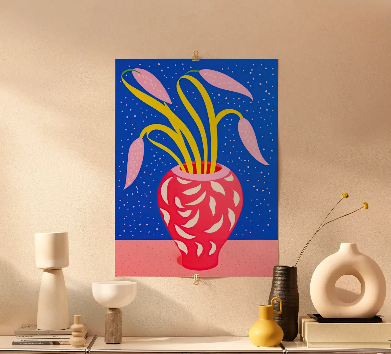 Natura morta pop art con vaso e tanti puntini poster con telaio in legno da Autofocus
