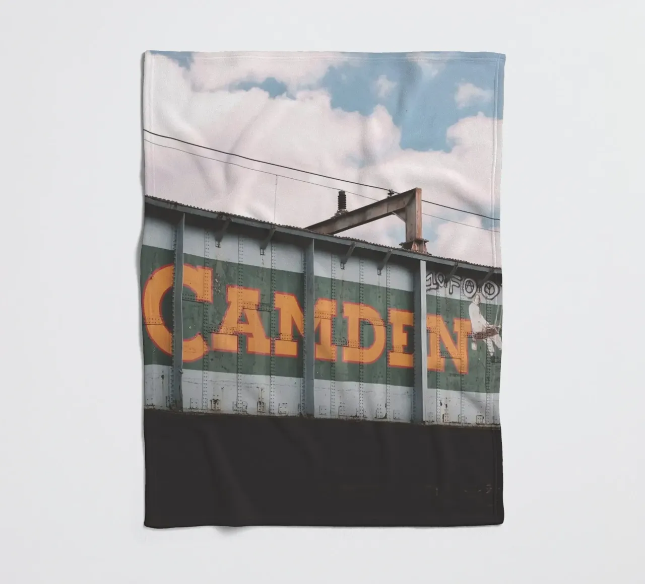 Londra, Inghilterra I Ponte industriale urbano di Camden coperta in pile da Julie Travel Photography