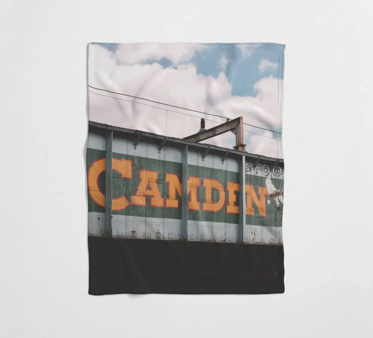 Londra, Inghilterra I Ponte industriale urbano di Camden coperta in pile da Julie Travel Photography