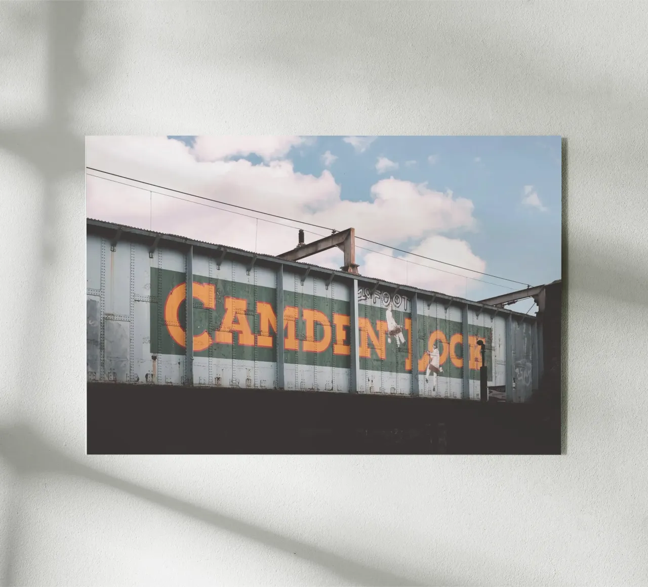 Londra, Inghilterra I Ponte industriale urbano di Camden plexiglass da Julie Travel Photography
