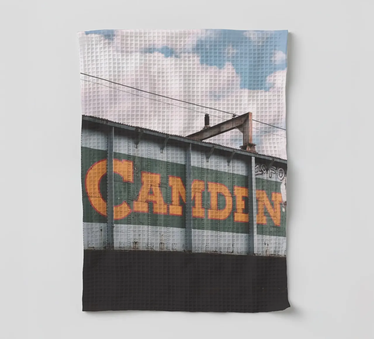 Londra, Inghilterra I Ponte industriale urbano di Camden canovaccio da cucina da Julie Travel Photography