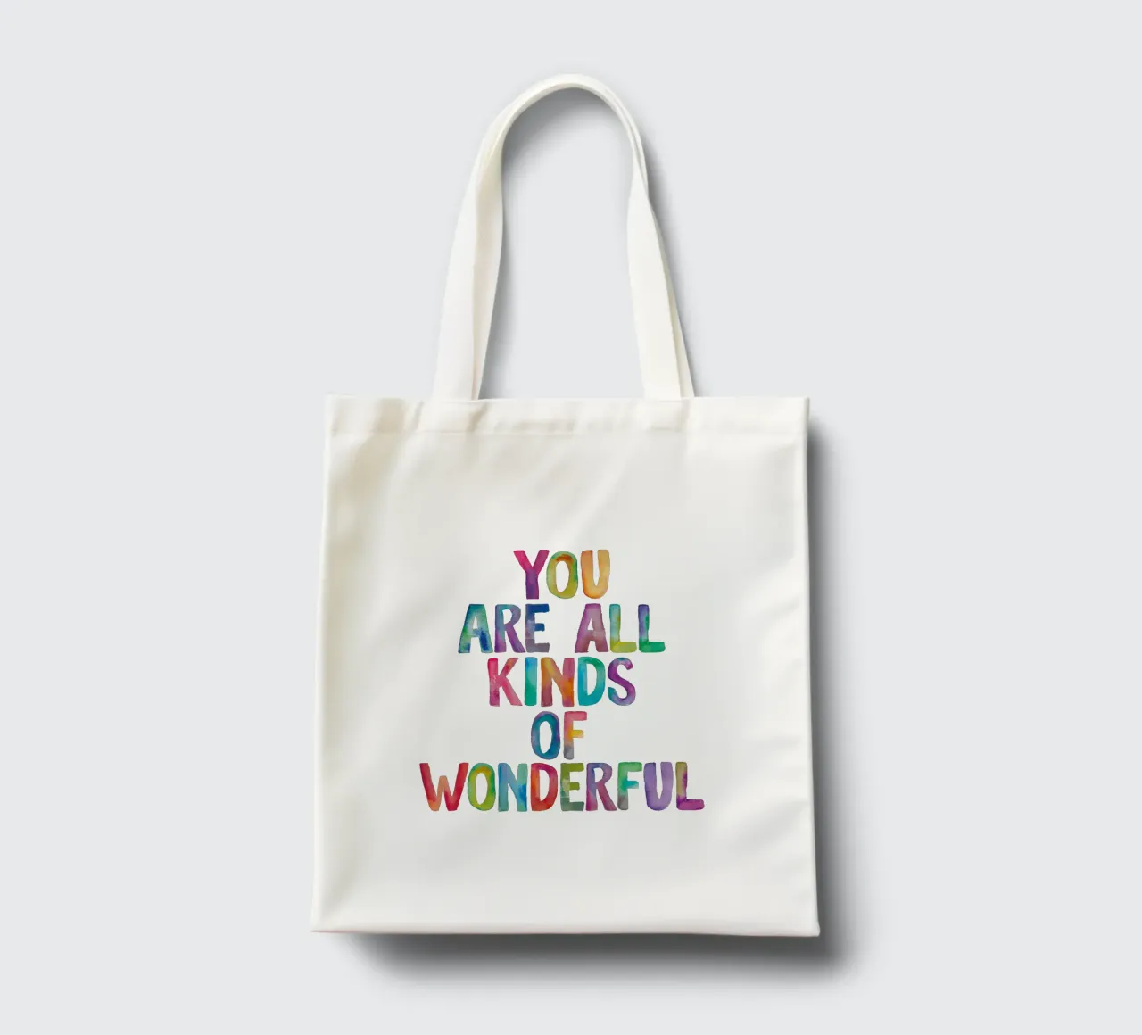 Citation typographique pour les enfants : "You Are All Kinds of Wonderful" (Vous êtes toutes sortes de merveilles) tote bag de THE MOTIVATED TYPE