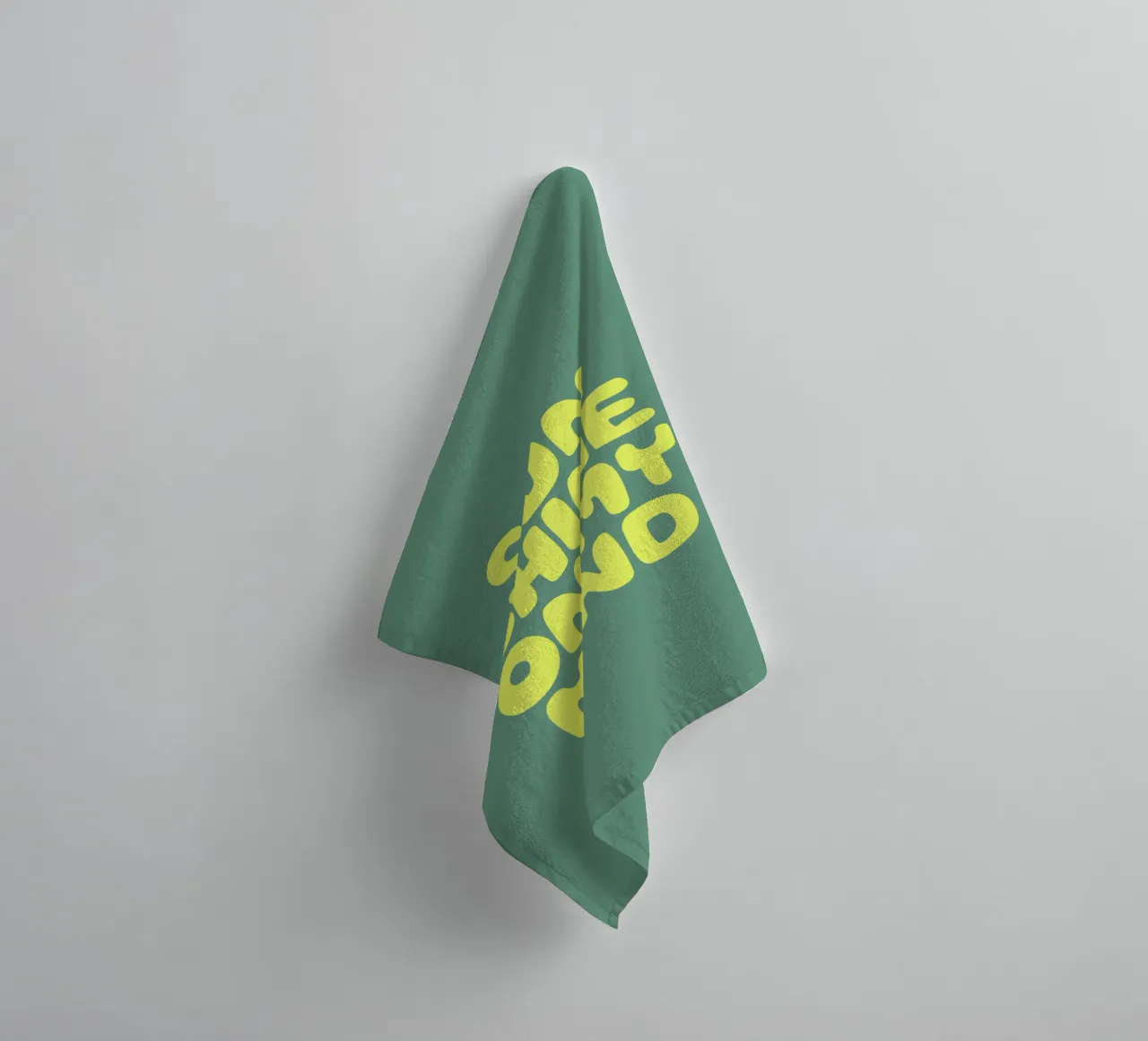 Sun Shine on My Mind Typographie optimiste et heureuse en jaune serviette de bain de THE MOTIVATED TYPE