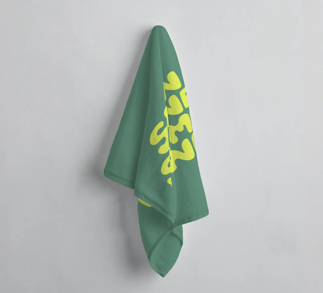 Sun Shine on My Mind Typographie optimiste et heureuse en jaune serviette de bain de THE MOTIVATED TYPE