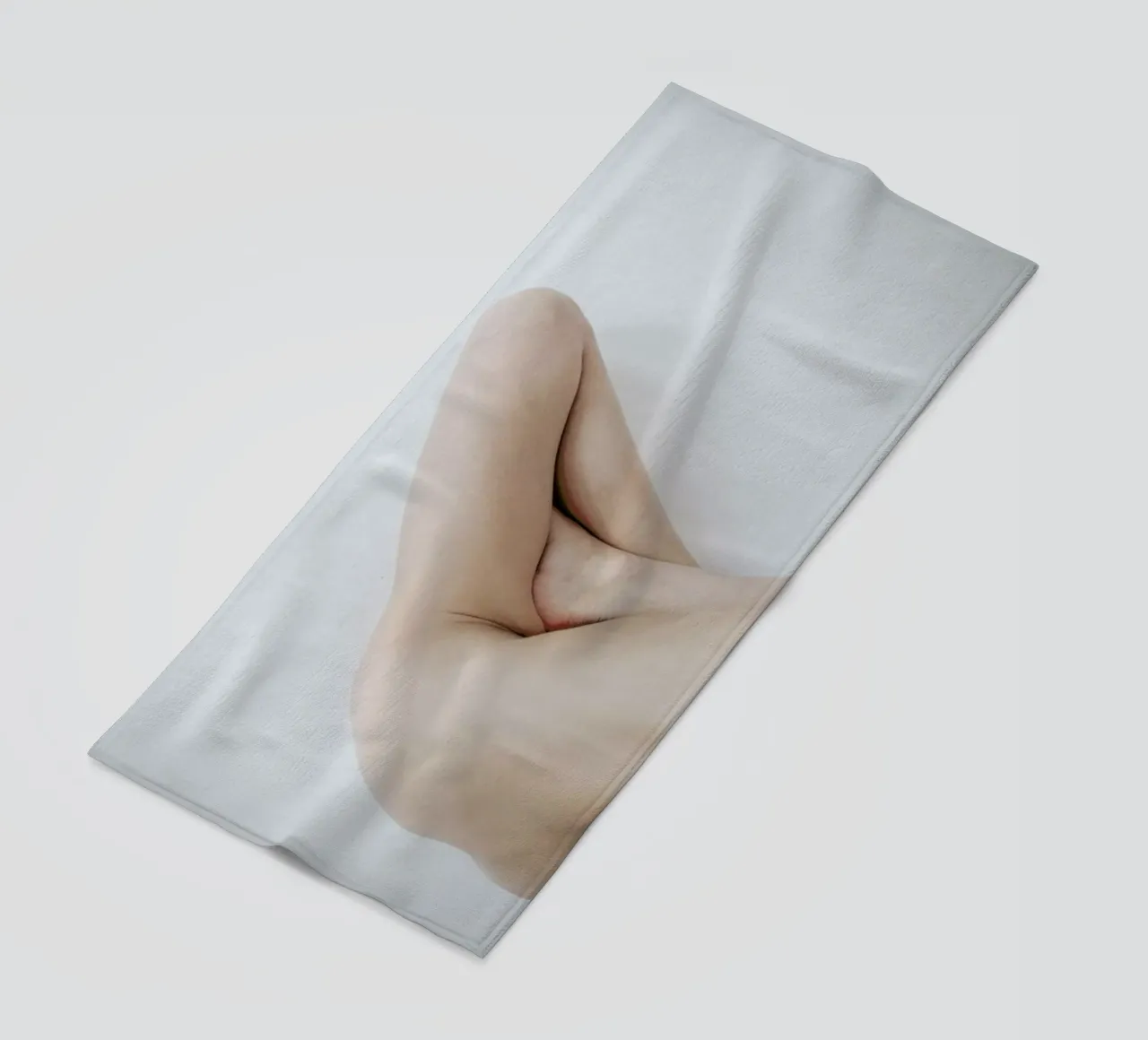 Body Studies Triangle telo mare da Chris Abatzis