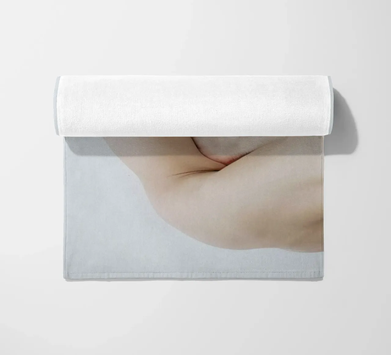 Body Studies Triangle telo mare da Chris Abatzis