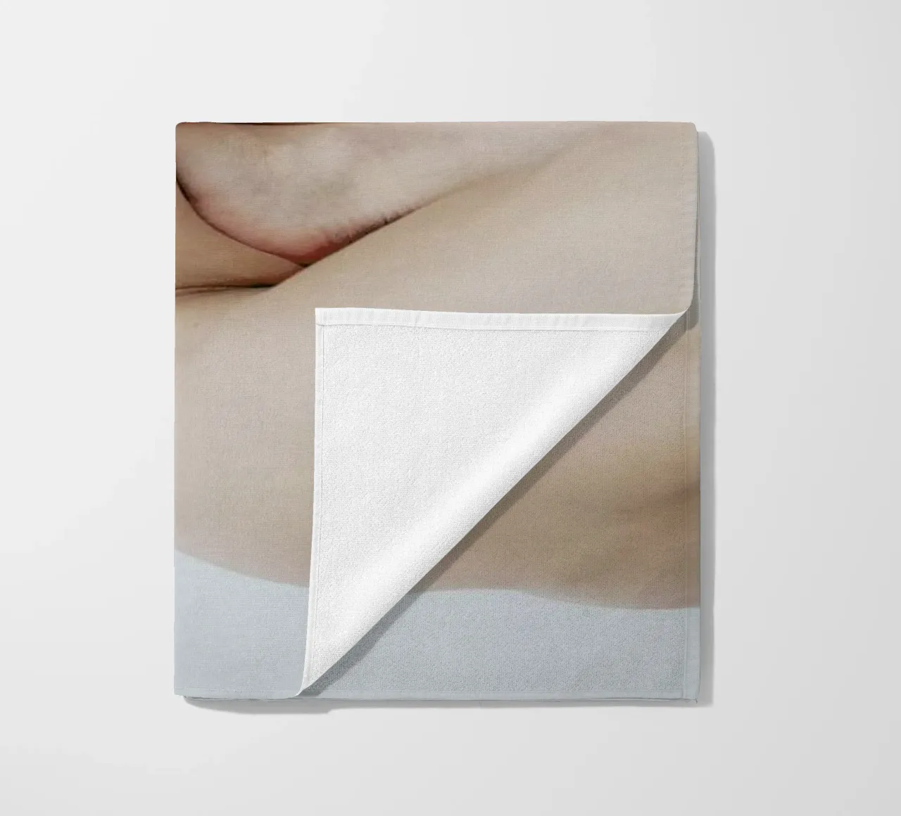 Body Studies Triangle telo mare da Chris Abatzis