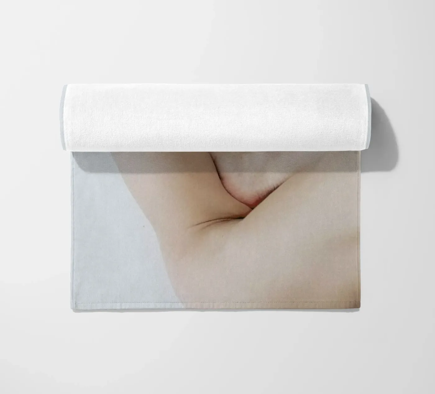 Body Studies Triangle telo mare da Chris Abatzis