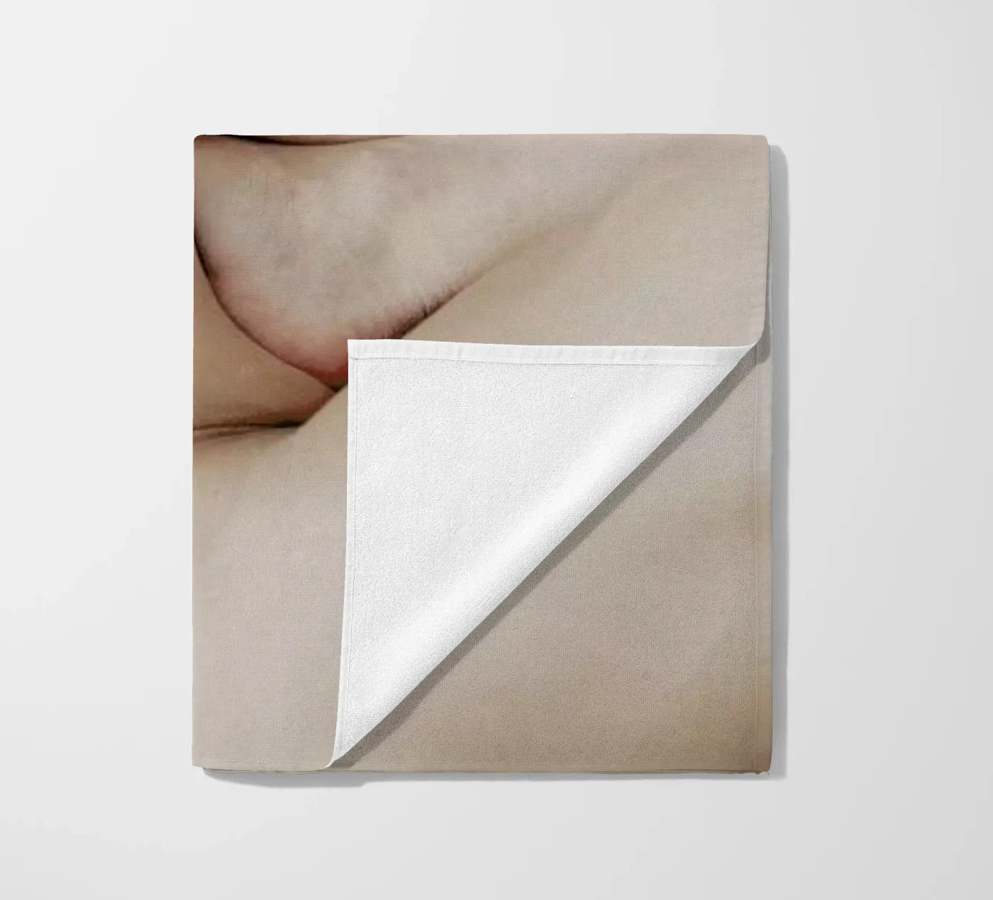 Body Studies Triangle telo mare da Chris Abatzis