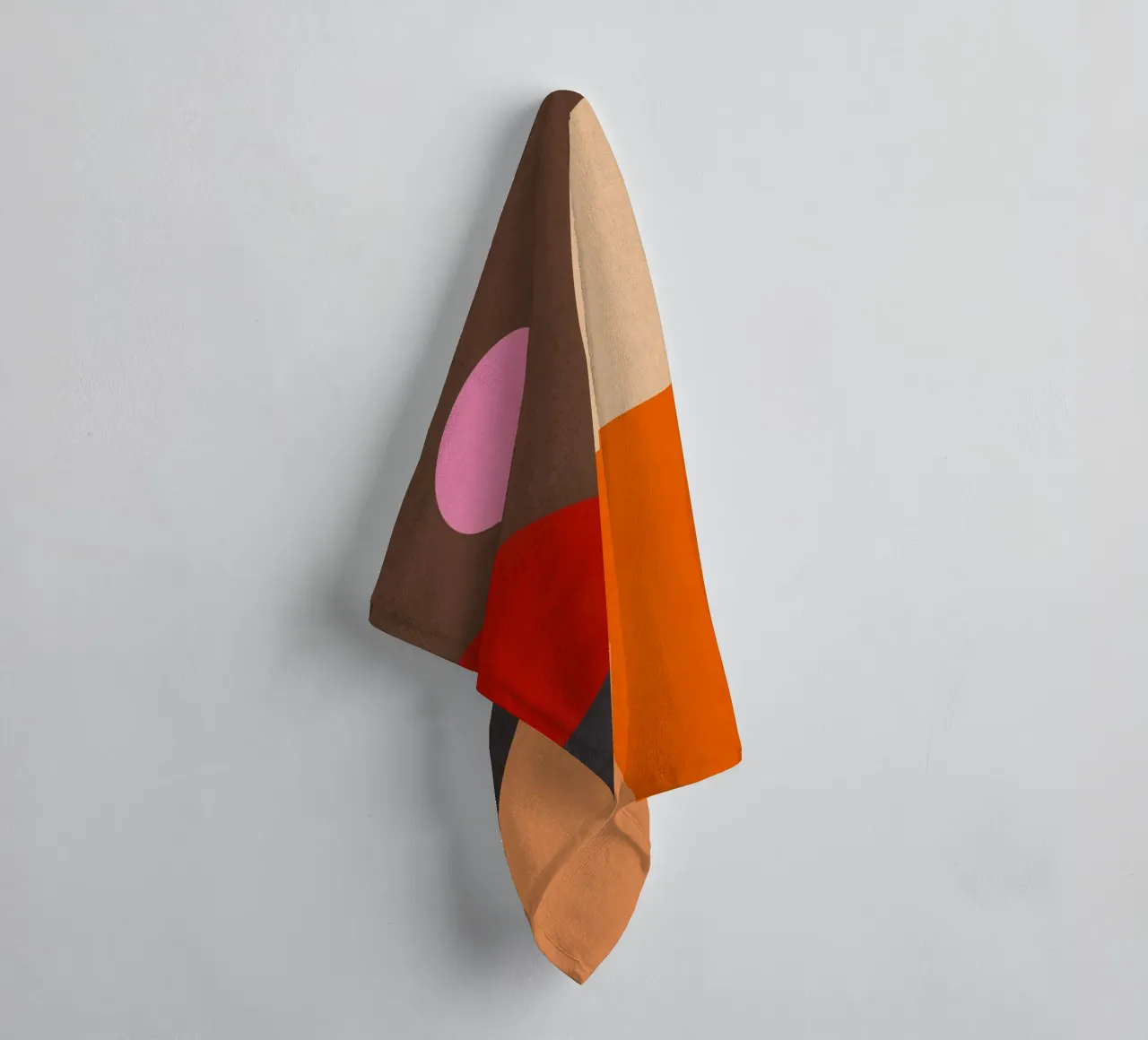 Composizione geometrica audace di ispirazione Bauhaus e Mid Mod 2/2 asciugamano da bagno da Dominique Vari Abstract