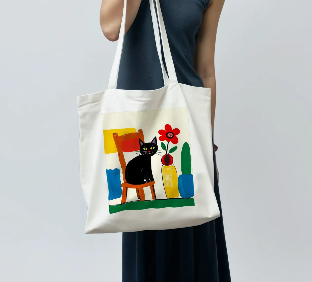 Gatto nero su una sedia in giardino borsa in juta da ARTOMATIC