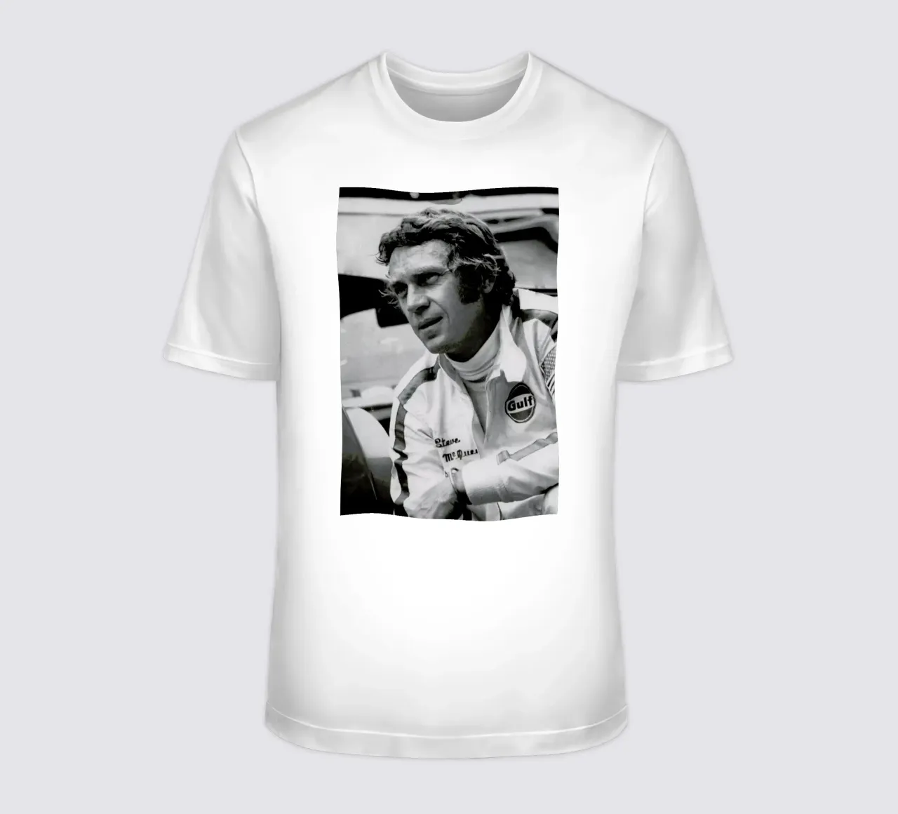 Steve McQueen in Le Mans, 1971 t-shirt da Gallery Print and Art Limited